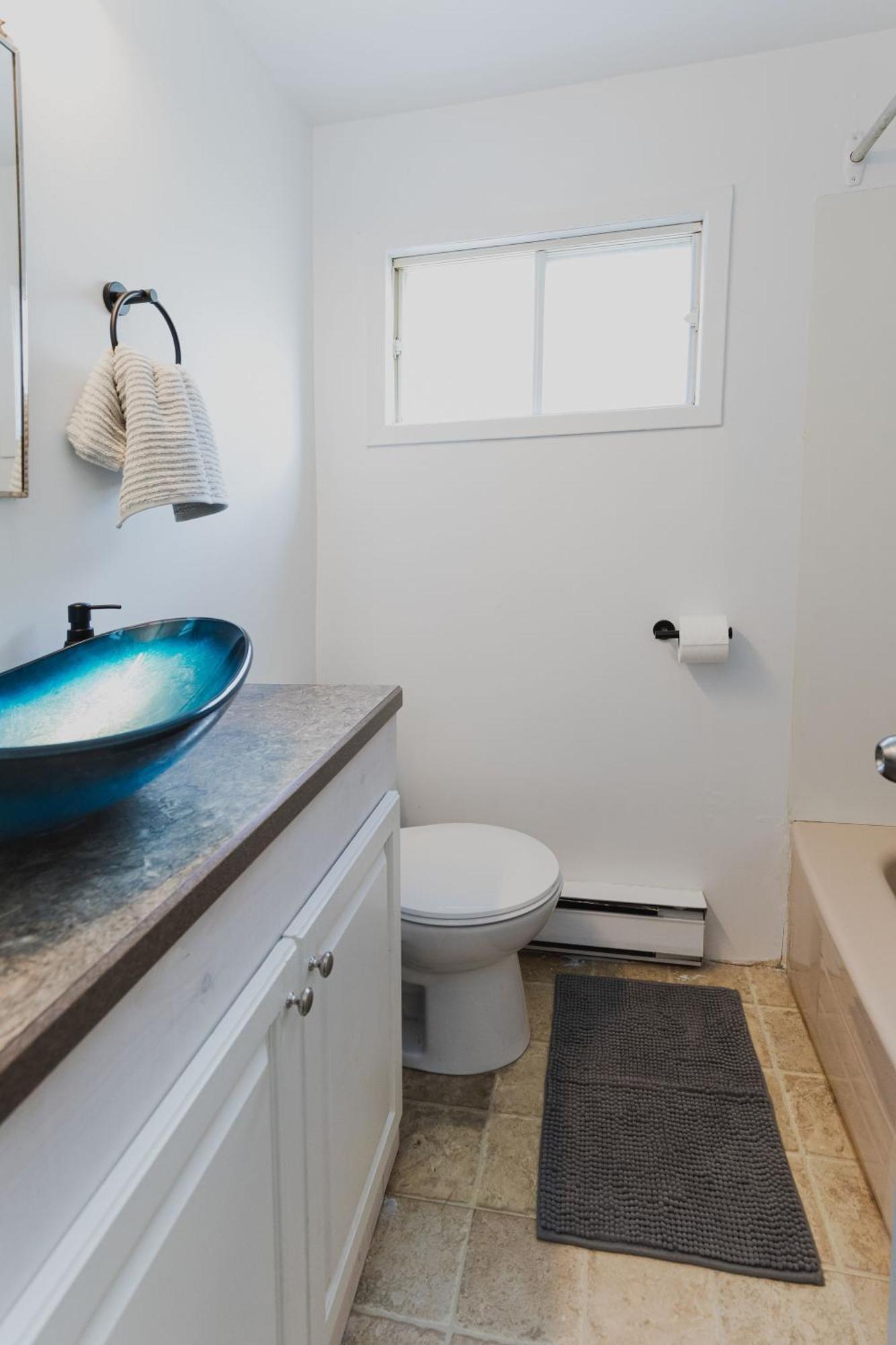 Avenir Centre Suite - Near Nbcc, Moncton Hospital, Airport Монктон Экстерьер фото