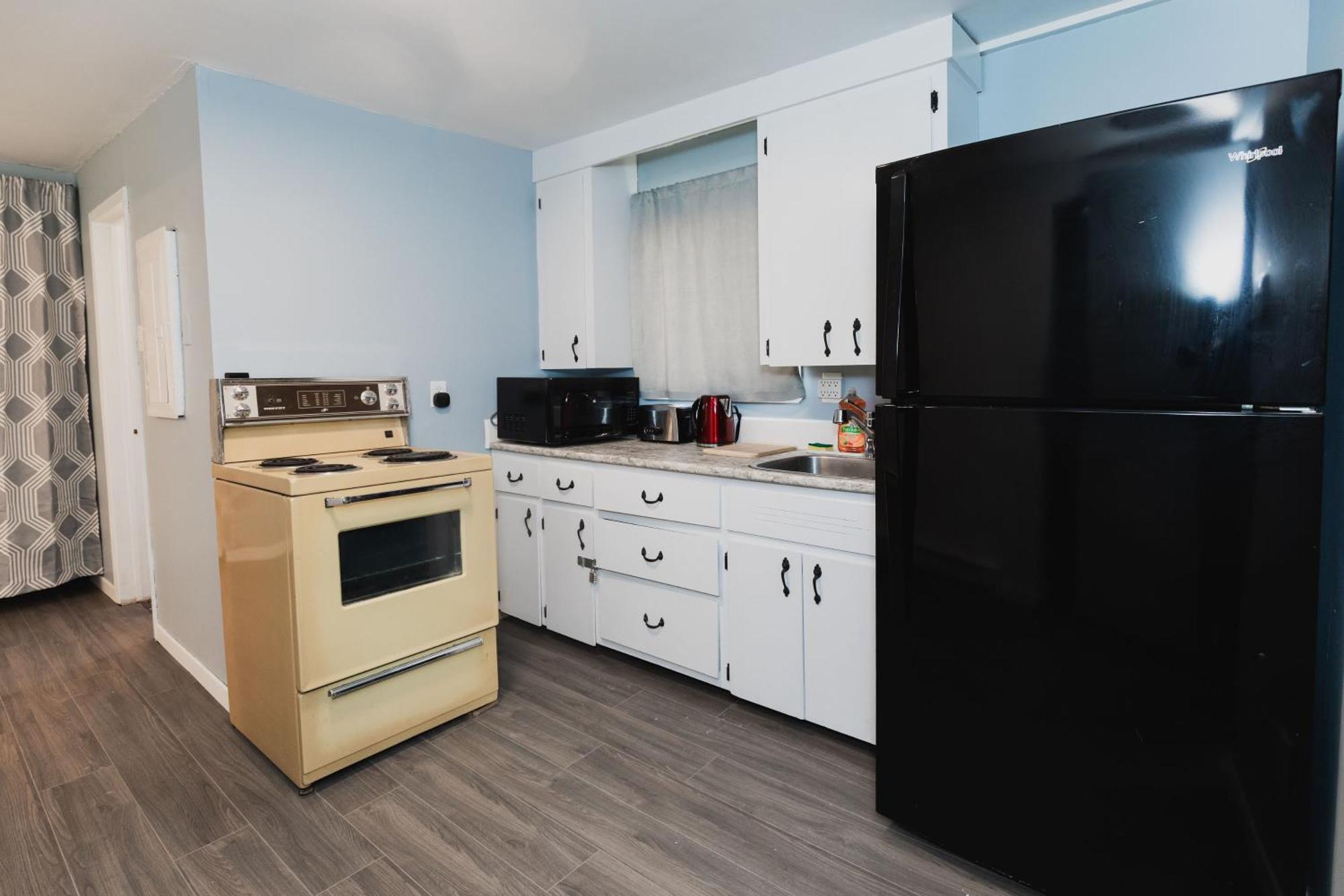 Avenir Centre Suite - Near Nbcc, Moncton Hospital, Airport Монктон Экстерьер фото