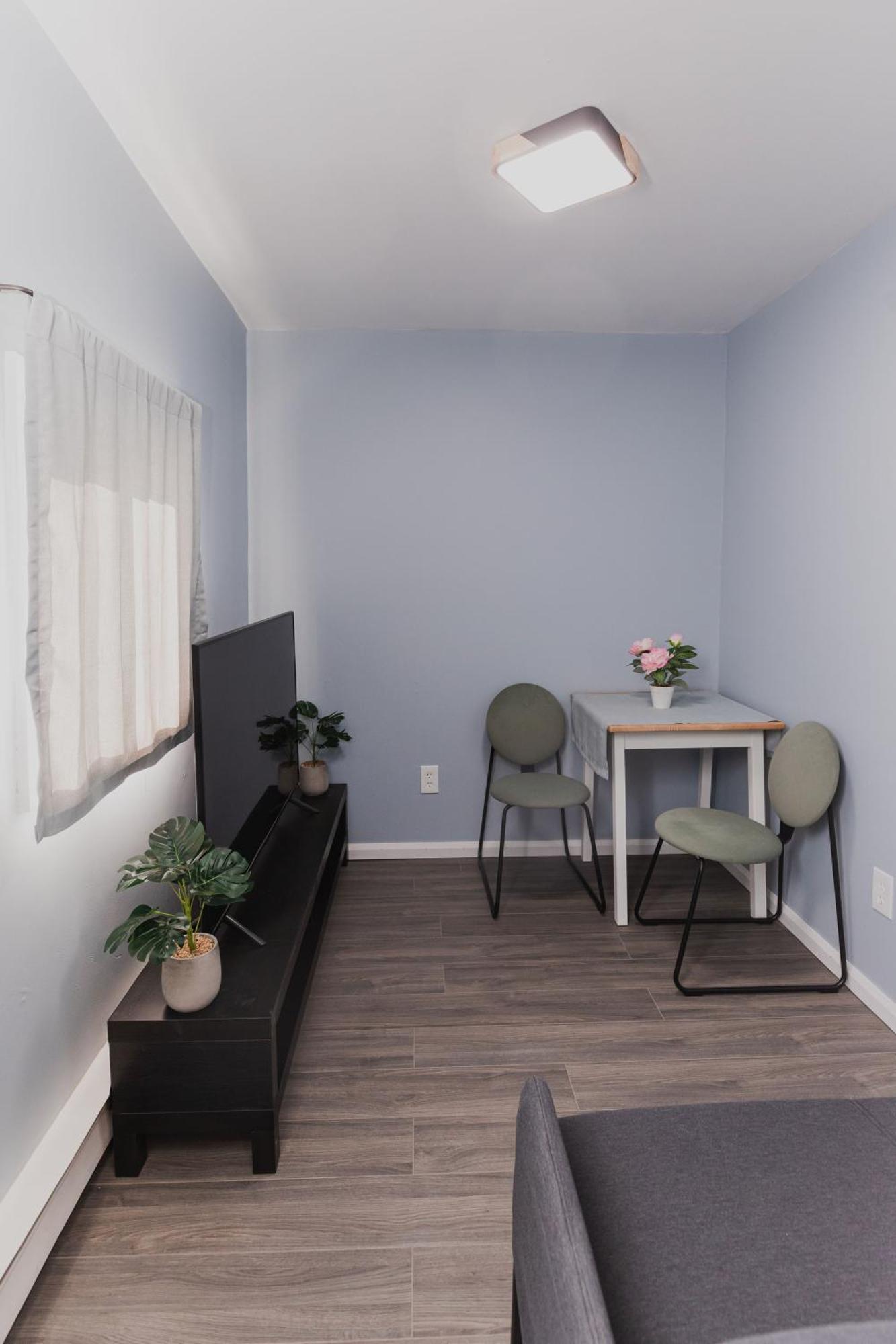 Avenir Centre Suite - Near Nbcc, Moncton Hospital, Airport Монктон Экстерьер фото